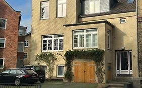 Gemütliche sanierte 1 Zimmer Wohnung mit privatem Parkplatz im Zentrum